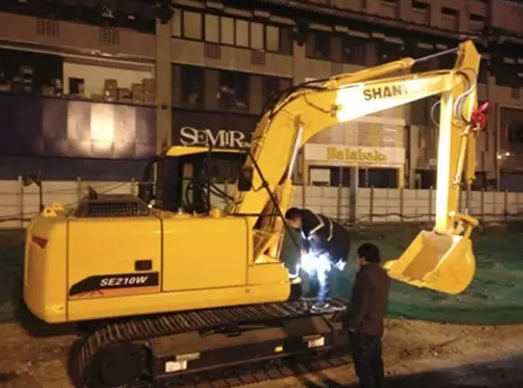 山推挖掘機