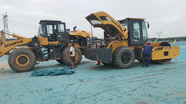 山推SR22MC5壓路機交付開封客戶